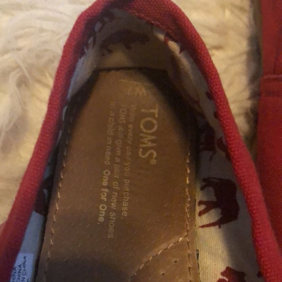 Red TOMS - Picture 4 of 4
